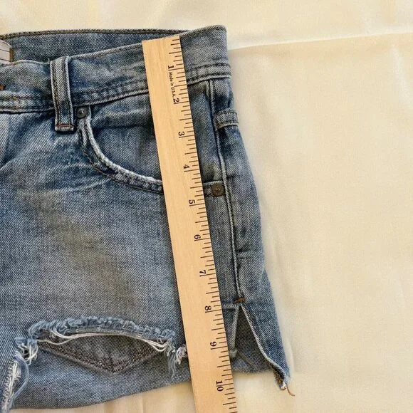 FREE PEOPLE Denim Shorts Womens Sz W 26 Blue Daisy Dukes Distressed Jean Summer - Picture 15 of 16